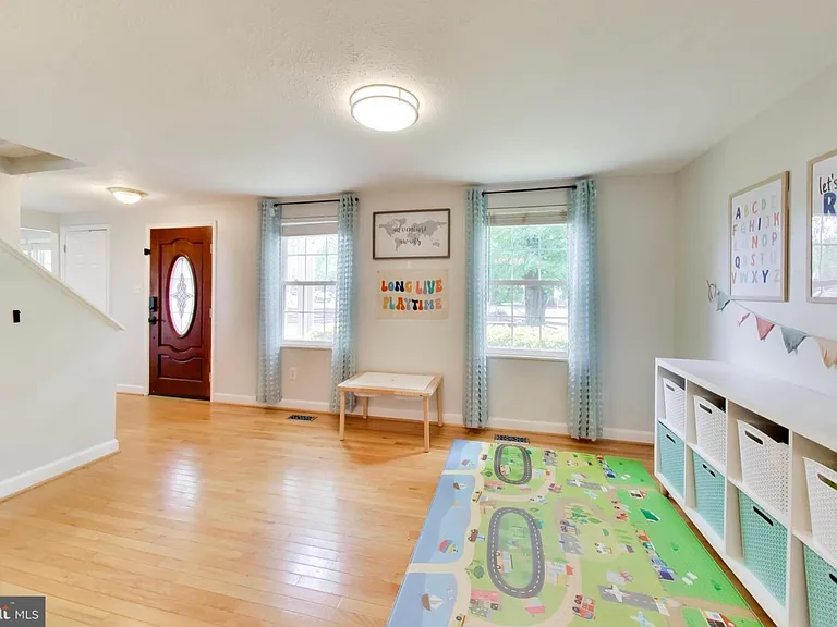 5932 Peregrine Dr — Photo 8