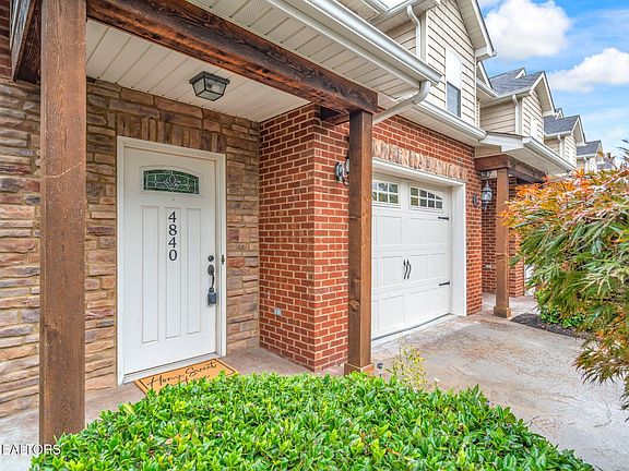 4th image of 4840 Fountain View Way