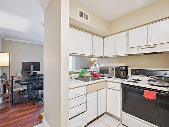 5th image of 425 Wymore Rd APT 201