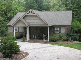 5011 W Friendly Ave, Greensboro, NC 27410