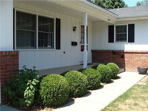 2nd image of 2966 Colony Dr