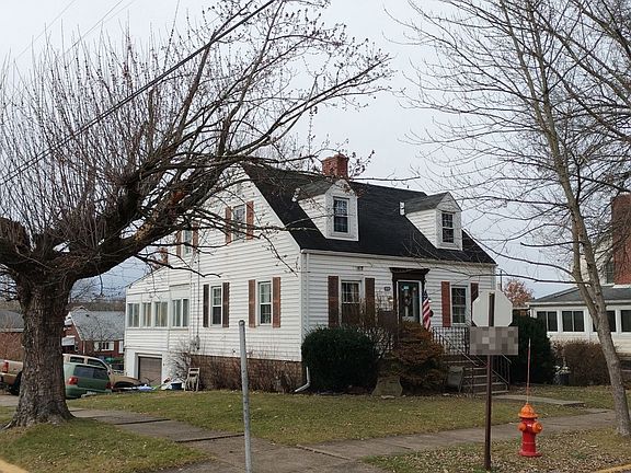 3rd image of 636 Welty St