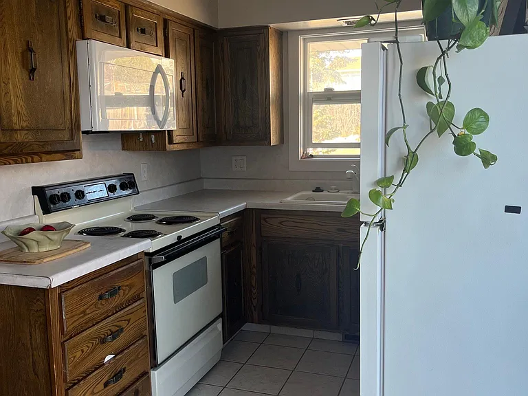 1462 Country Club Rd — Photo 3
