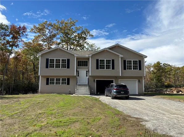 2380 Wallum Lake Rd, Pascoag, RI 02859