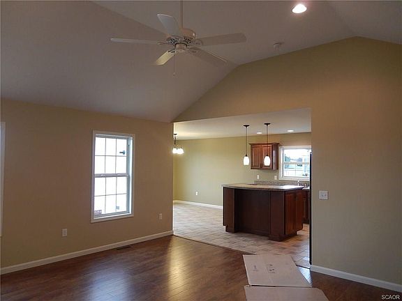 3rd image of 407 Clearbrooke Blvd