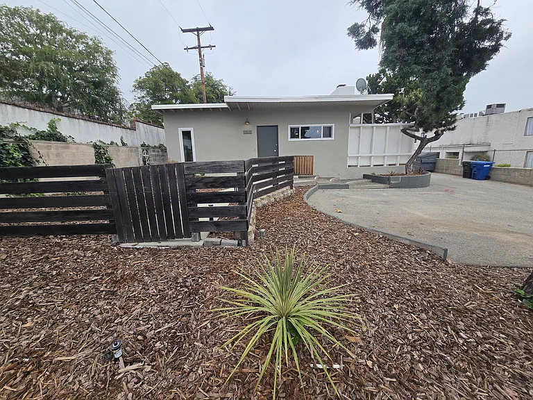 2688 Lake Ave — Photo 26