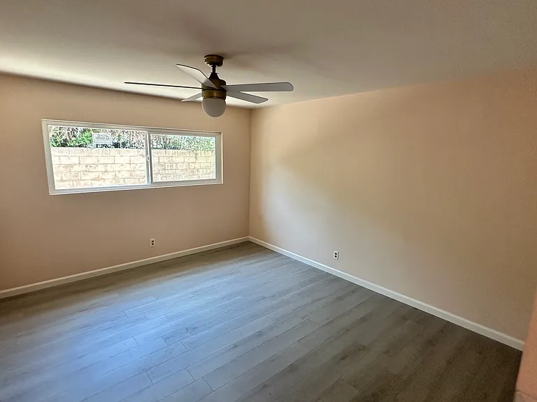 521 N Hemet St — Photo 11