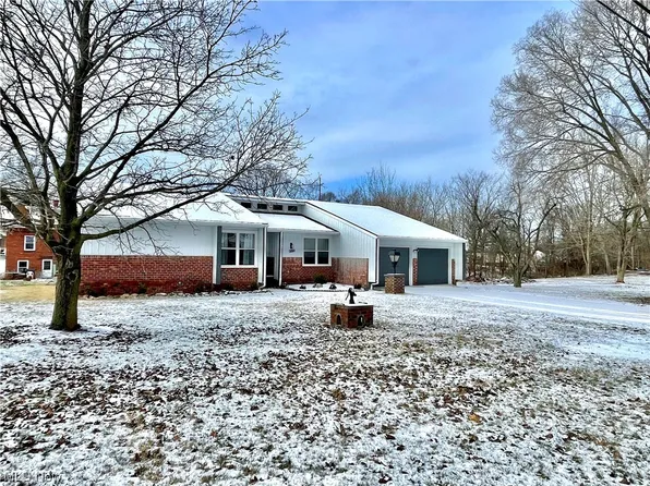 3050 Linda Ln, Sheffield Village, OH 44054