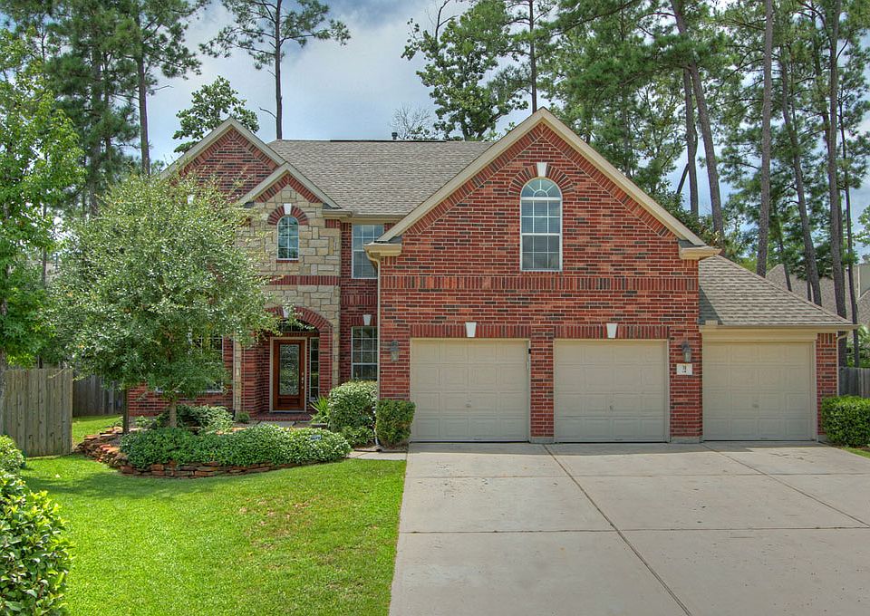 Welcome home to 31 Pomerelle Place!