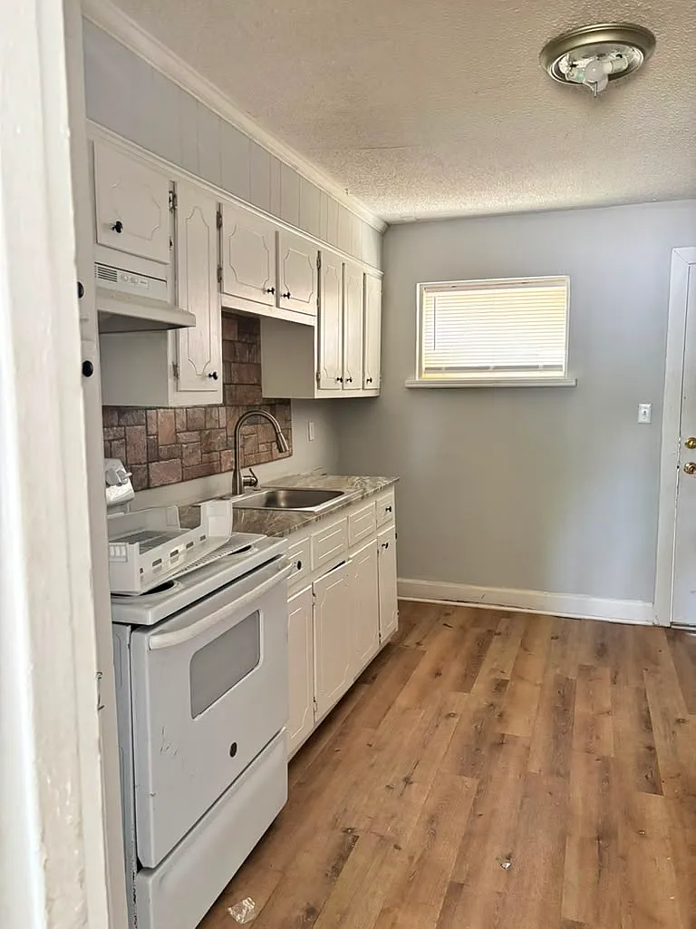 2 bed, 850 sqft, $1,000 — Photo 2