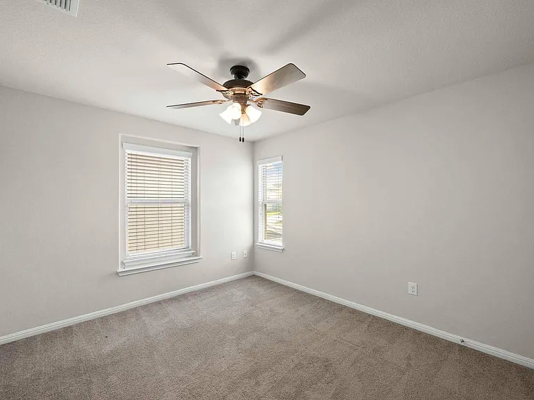 383 Eagle Brook Ln — Photo 24
