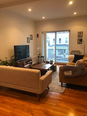 Rented by Irene Mihalios, LREB | media 5