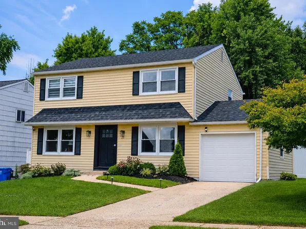23 Wellington Pl, Burlington, NJ 08016