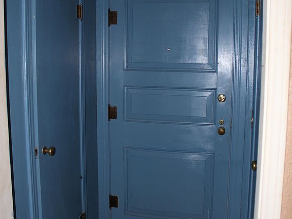 5th image of 229 N Briscoe Ave