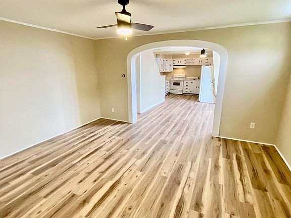 3rd image of 5 Middle St