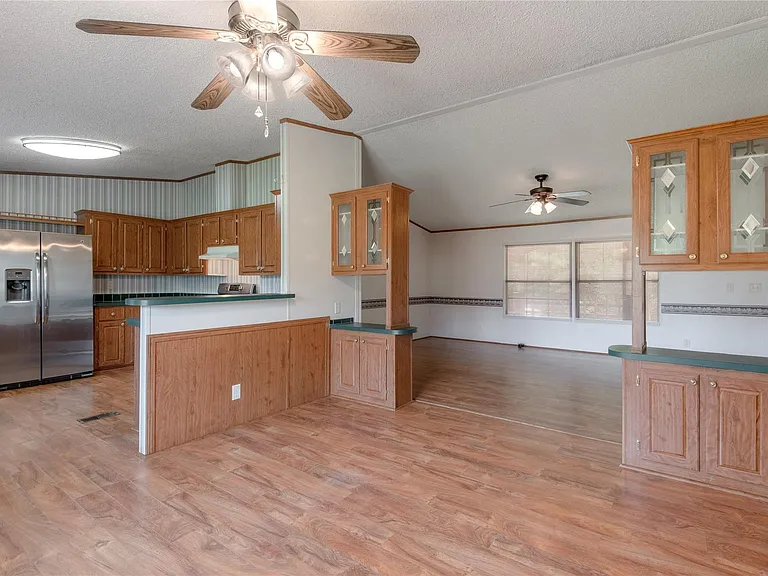 37 Riverside Ln #A — Photo 9