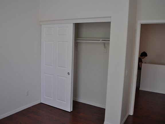 4th image of 27880 John F Kennedy Dr