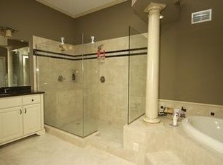 3900 W 86th St, Prairie Village, KS 66207