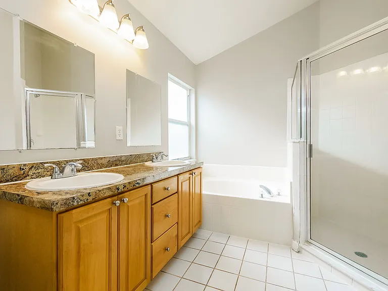 1718 Putney Cir — Photo 12