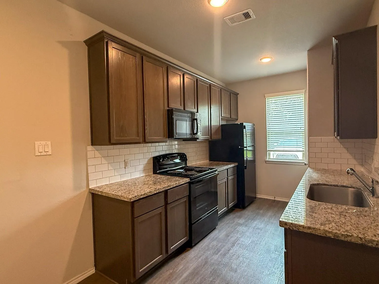 2 bed, 2.0 bath, 1015 sqft, $1,295 — Photo 1
