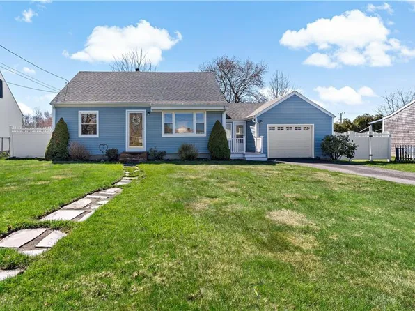 5 Saint Theresa Ave, Bristol, RI 02809