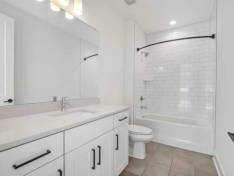 608 Hagan St — Photo 8