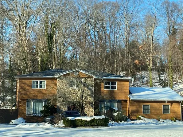 83 Bagatelle Rd, Melville, NY 11747