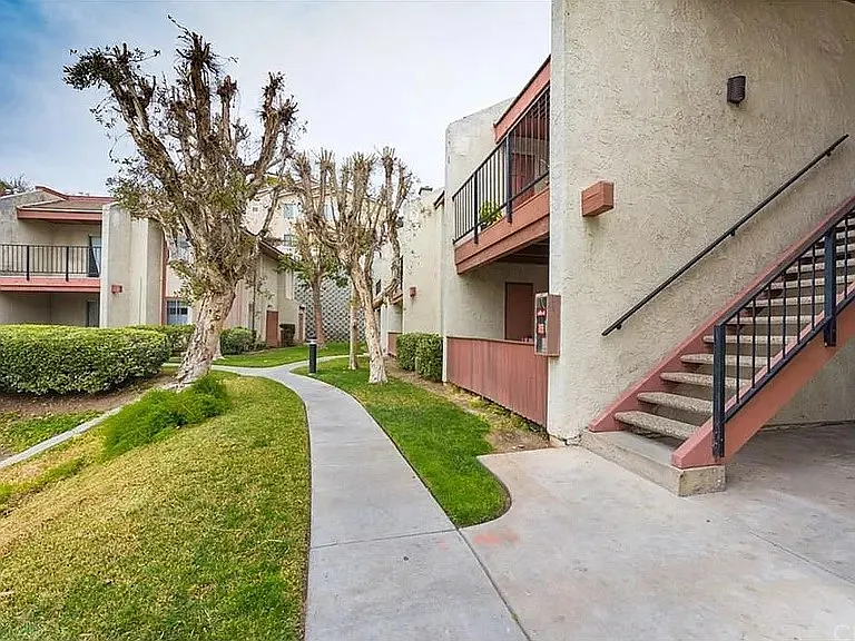 1056 S Idaho St — Photo 3