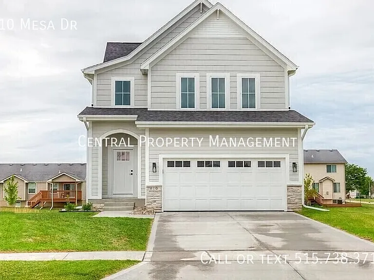 810 Mesa Dr — Photo 1