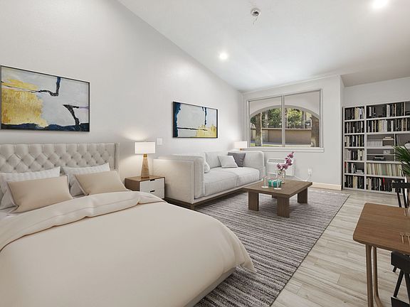 5th image of 528 W Washington Ave #202