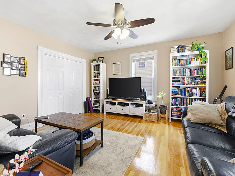 53 Willard St #1 — Photo 10