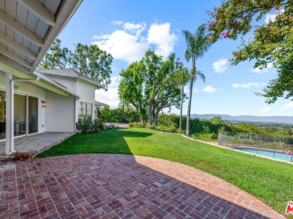 19621 Wells Dr, Tarzana, CA 91356