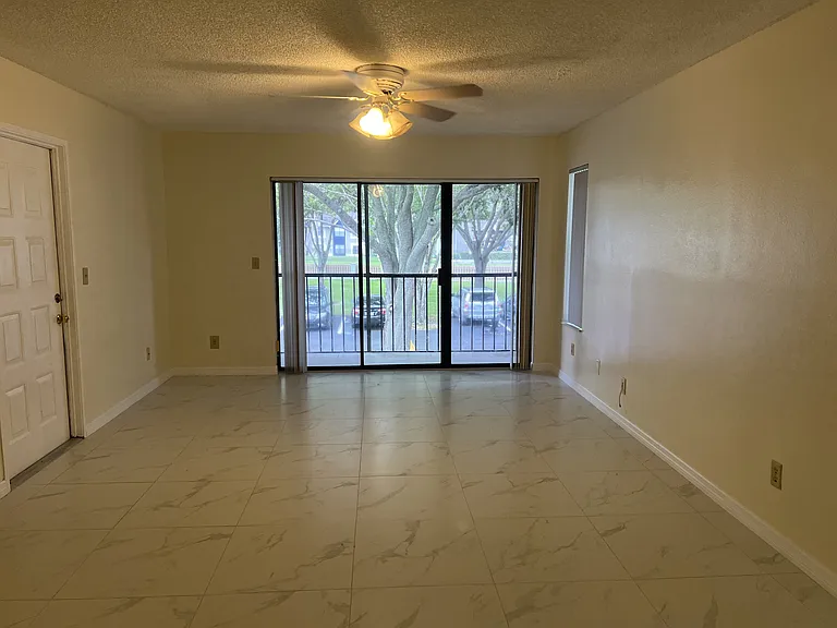 8201 Sun Spring Cir — Photo 5