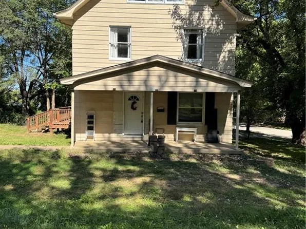 10212 E 31st St S, Independence, MO 64052