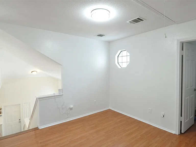9902 Talleyran Dr — Photo 19