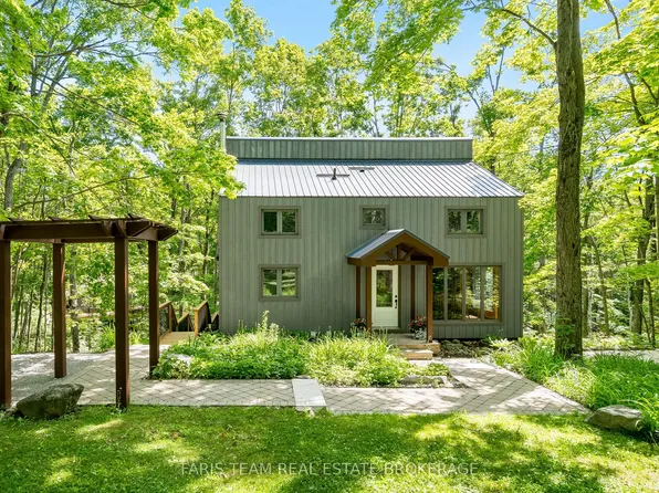 46 Huronwoods Dr, Oro Medonte, ON L0K 1E0