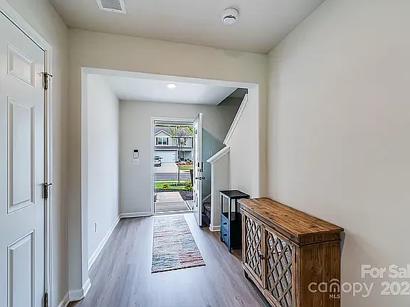 600 Lamorak Pl — Photo 3