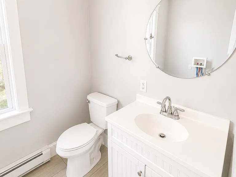 390 E Whittier St — Photo 12