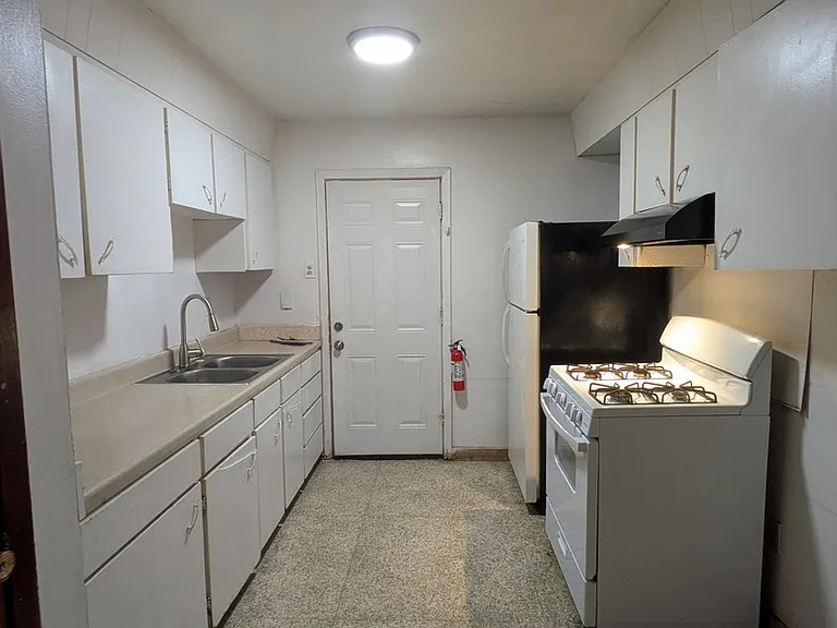 2301 Lafayette St #9 — Photo 4