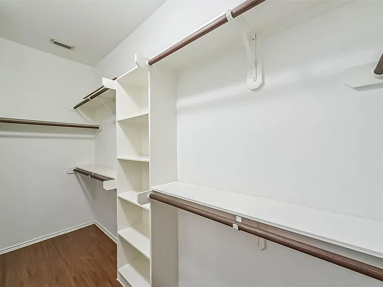 8726 Old Maple Ln — Photo 22