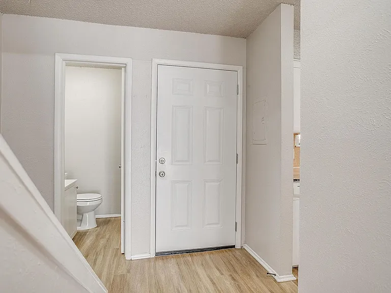 105 SE Gardens Blvd #112 — Photo 2