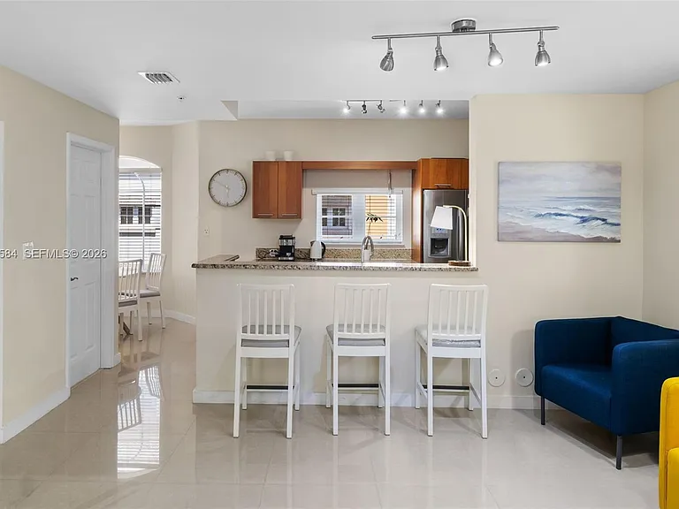 18413 NE 27th Ct #18413 — Photo 11