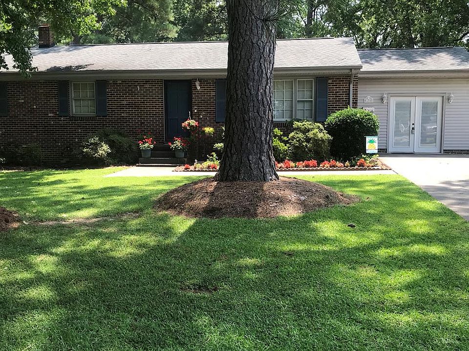 1st image of 130 Valley Dr