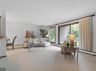 8441 Irwin Rd APT 215, Bloomington, MN 55437