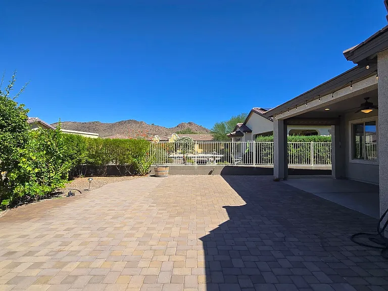 17520 W Fairview St — Photo 29