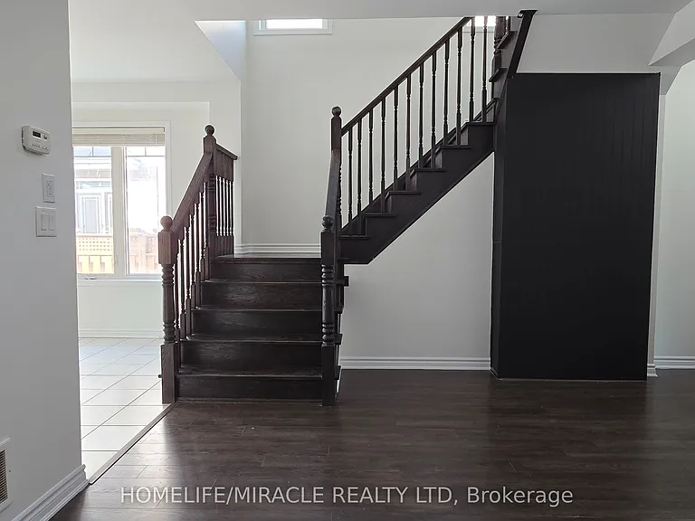 25 Phyllis Dr — Photo 11