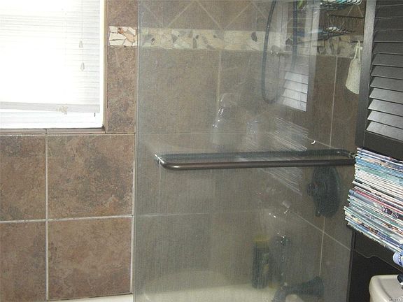 4th image of 1100 Douglas Pl