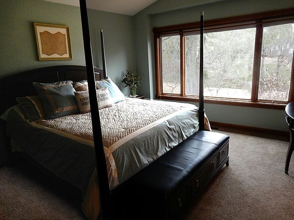 3rd image of 14 Ellwood Cir