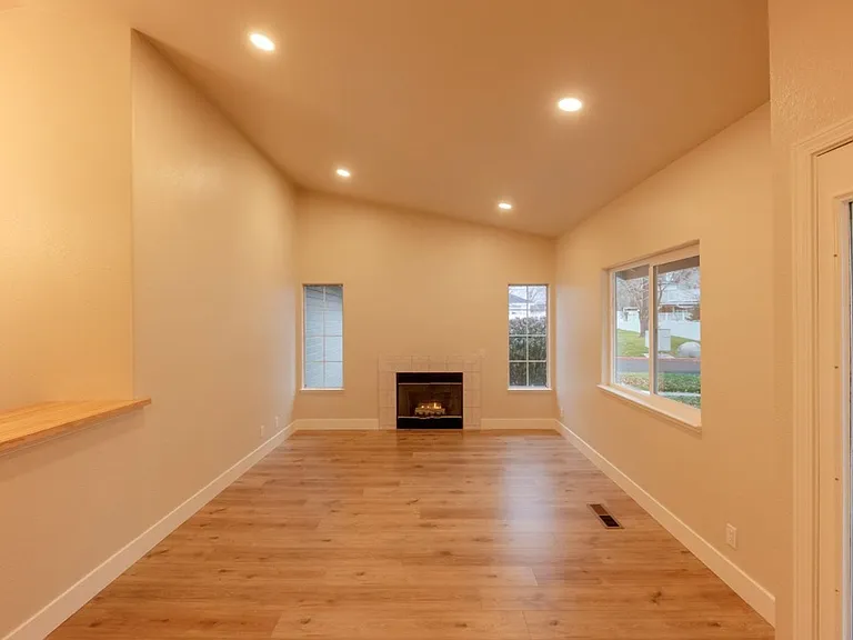 7562 Wheeldale Cir — Photo 6
