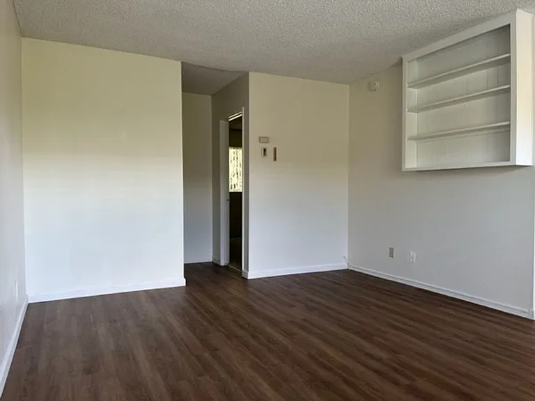 4325 Lowell St — Photo 4